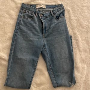 Abercrombie & Fitch Ankle Jean